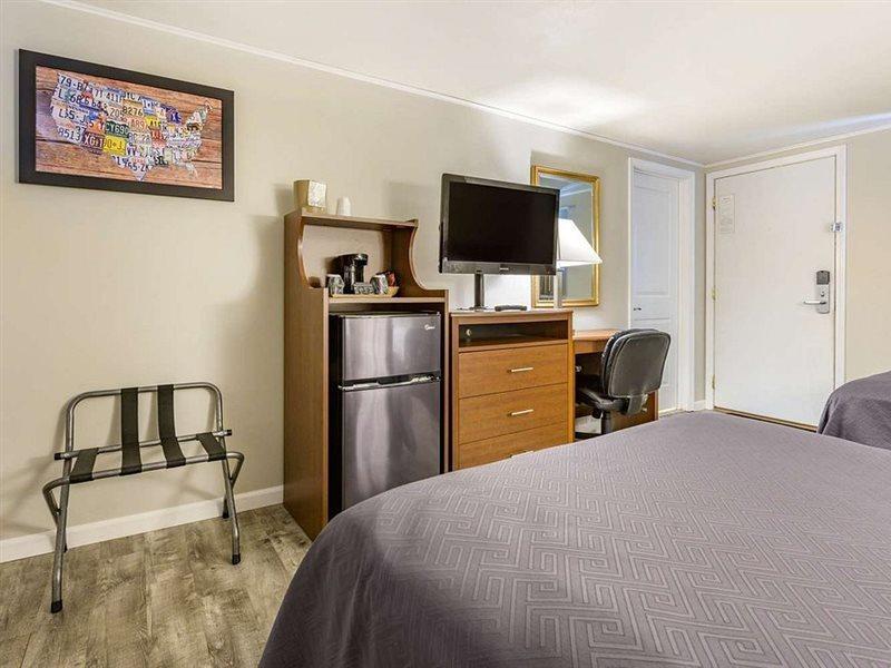 Econo Lodge Bellefonte I-99 Экстерьер фото