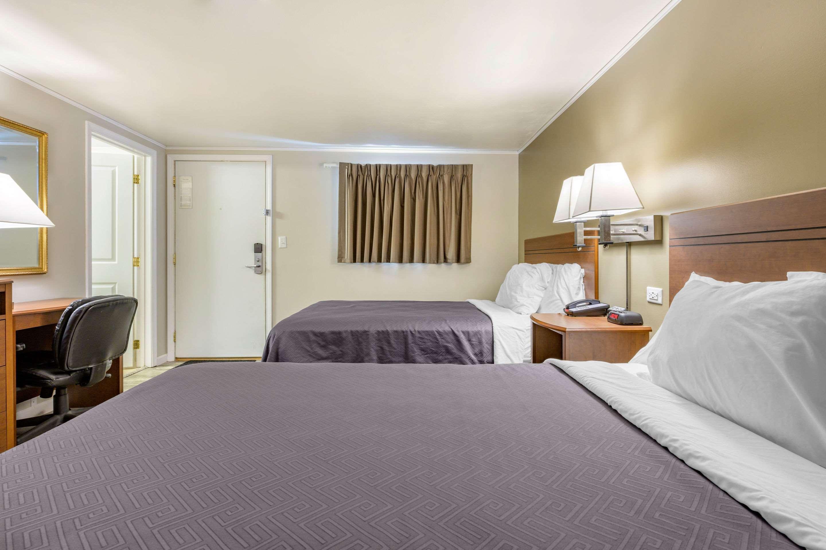 Econo Lodge Bellefonte I-99 Экстерьер фото